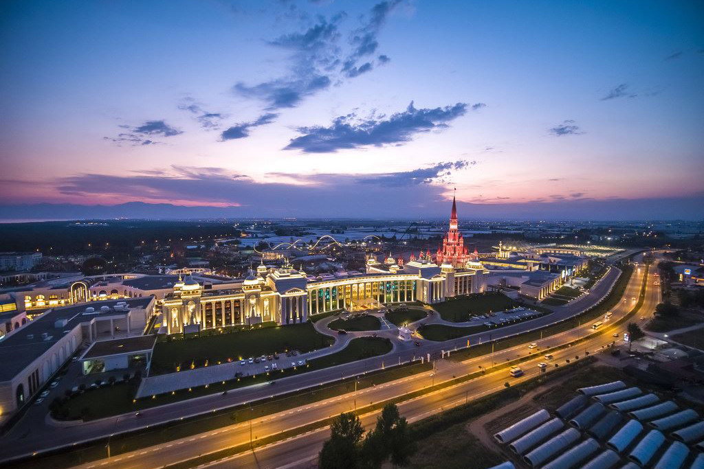 THE LAND OF LEGENDS - KINGDOM HOTEL