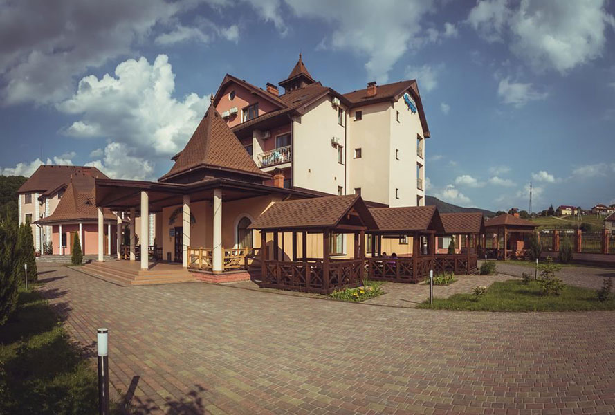 СРІБНИЙ ВОДОГРАЙ